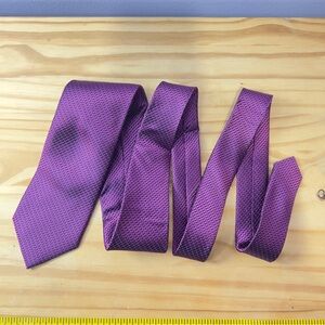 *2/$30* Nautica Float Micro Magenta and Navy Tie - NWT